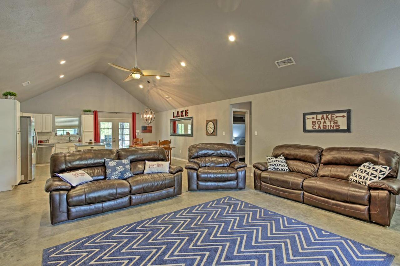 Modern Retreat With Gas Grill - Walk To Lake Texoma! Kingston Exterior photo