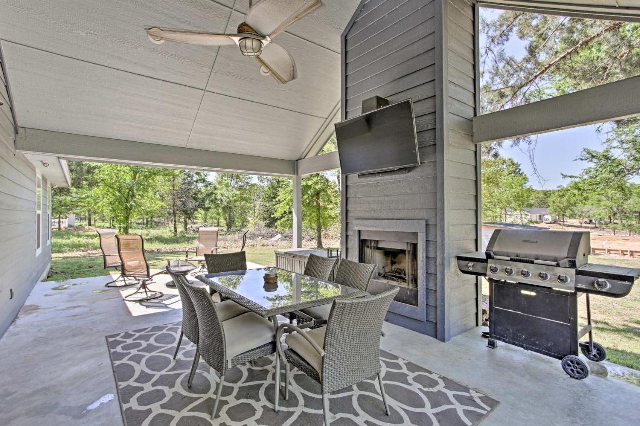 Modern Retreat With Gas Grill - Walk To Lake Texoma! Kingston Exterior photo