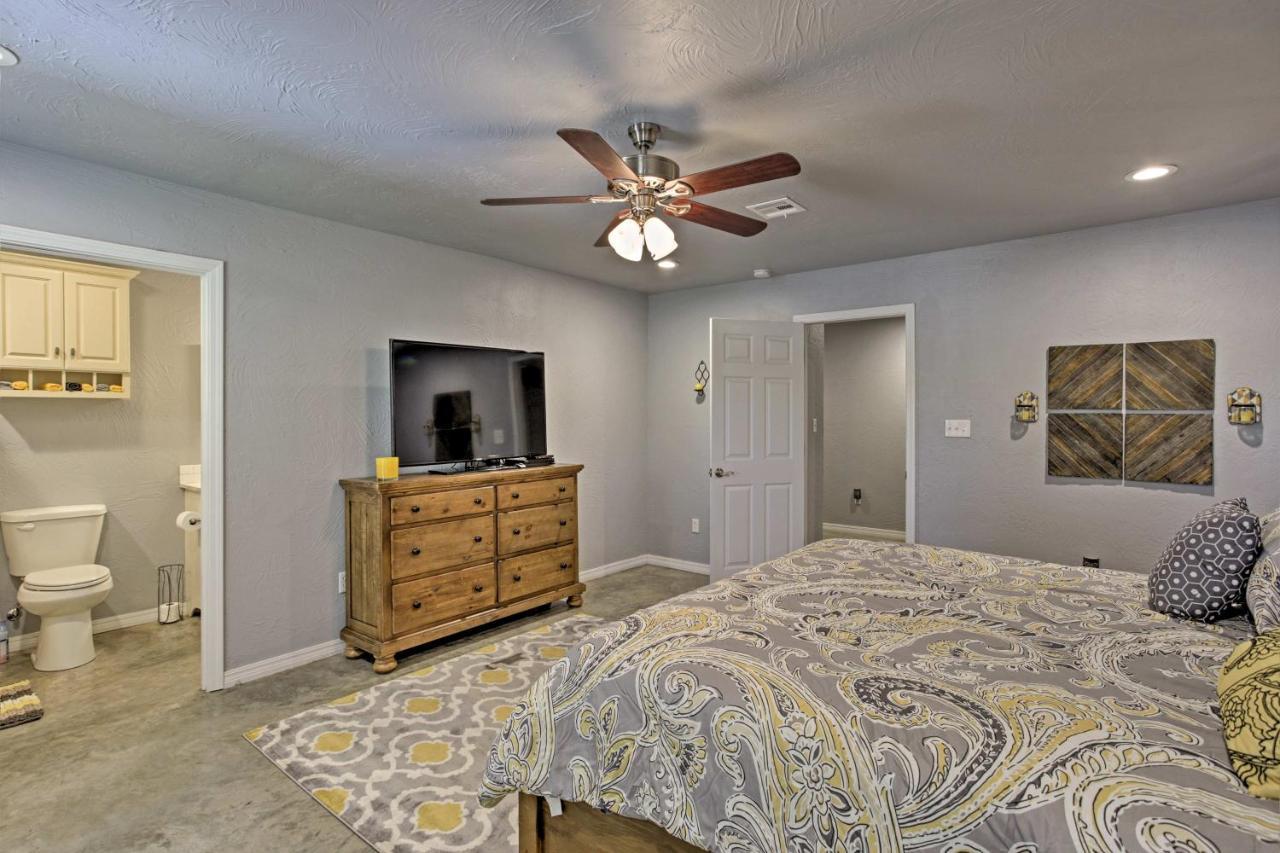 Modern Retreat With Gas Grill - Walk To Lake Texoma! Kingston Exterior photo